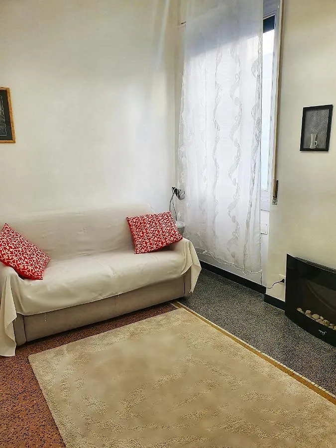 Fantastic House Near The Station Free Parking Apartment Genoa
