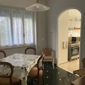 Casa Di Aldo: Casa Nel Centro Di Nervi. Genova